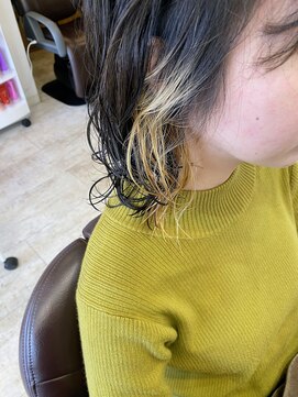 ミディアムボブパーマインナーカラー20代30代40代