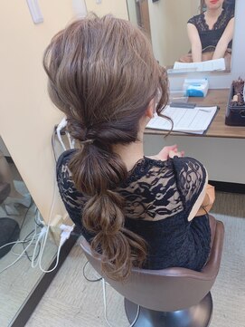 ルナメディカルヘアサロン(LUNA) ルーズポニー