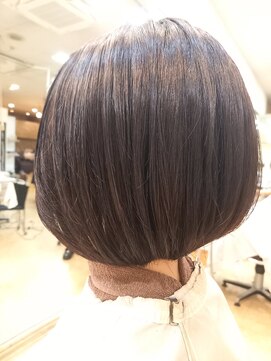 シャンプーボーイ 丸みのあるボブ