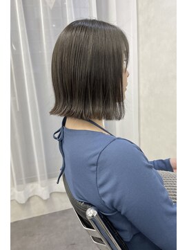 オウル(Owll) ◆◇透け感暗めグレージュカラー 外ハネボブ◇◆