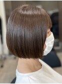 顔周りレイヤーカットくびれヘアミルクティーベージュカラー