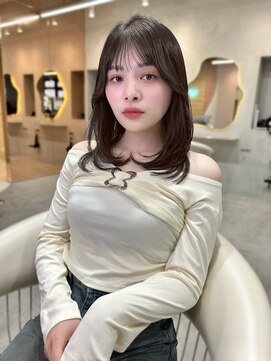 グロー 大宮(GLROW) 韓国レイヤーカット、ミディアムharuhi 顔まわり