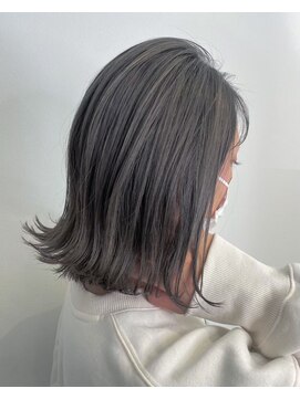 アンダーバーホワイト 泉佐野店(_WHITE) ☆切りっぱなしボブ　愛されショートボブ　小顔ボブ