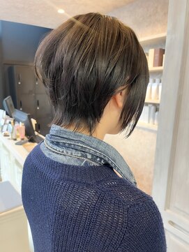 キャアリー(Caary) 福山人気10代20代30代前下がりショートヘア小顔骨格補正くびれ