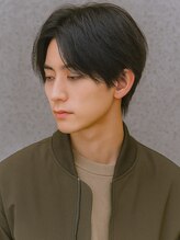 メンズビジネス 黒髪 流行 ワックスなし デコ出し モテ髪スーツ