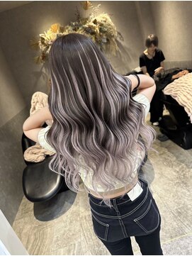 ロンド レア 天神大名店(Lond Le’a) シルバーカラー×バレイヤージュ[天神大名/博多/福岡天神]