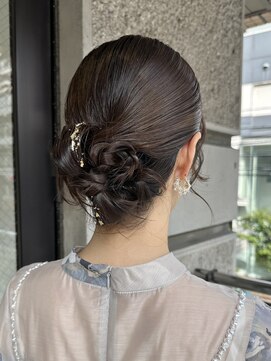 シロ(SiLO) 結婚式参列ヘアセット♪まとめツヤカチモリ