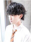 フェザーパーマ/ブルーブラック/刈り上げセンターパート[新宿]