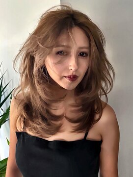 シオン(shion) くびれミディ顔周りレイヤー韓国ヘアオリーブベージュ_F21764