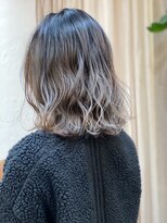 ライオン(Lion)&nbsp;波巻きバレイヤージュ