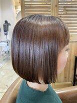 ボタニカル(BOTANICAL)&nbsp;髪質改善つや髪うる髪ストレート切りっぱなしワンレンボブ耳かけ