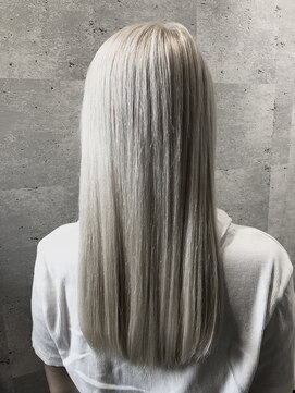 グロウトヨサキワン(GLOW TOYOSAKI ONE) 憧れプラチナブロンドカラー