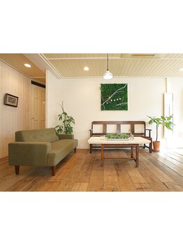 “心に優しい美容室”をテーマにしたsalon。こだわりのインテリアで特別な時間をお約束します♪[門戸厄神]