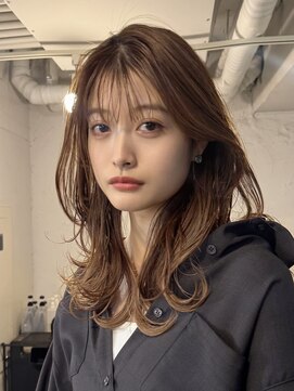 ファルベ(Farbe) ホワイトグレージュ/ミニウルフ/デジタルパーマチェリーブラウン