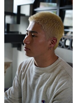 ジ オブスキュア ヌヴォー(THE OBSCURE NOVEAU) 金髪坊主