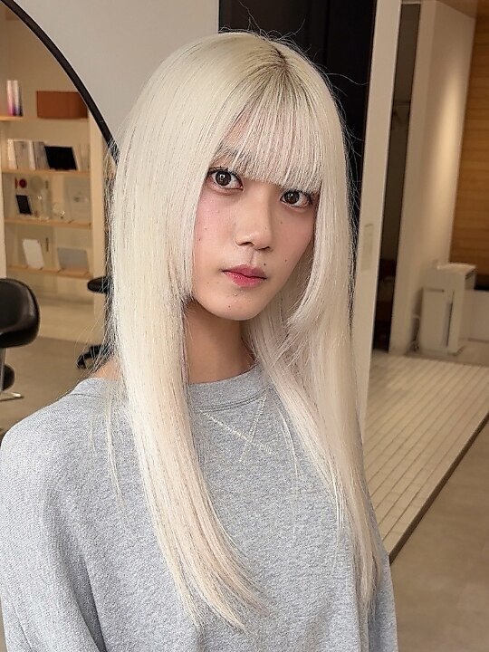 ホワイトブロンド×ストレートロング】：L266524577｜フリーク(FLEEK)の