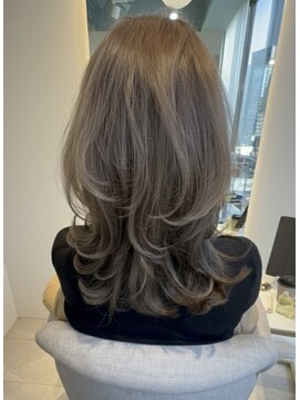 マインバイアフロートギンザ(MYNE by AFLOAT GINZA) レイヤーウルフカット