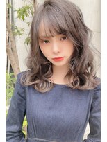 リークフー(Ree cu fuu)&nbsp;大人可愛いアッシュフェザーバング小顔カット透明感ベージュ