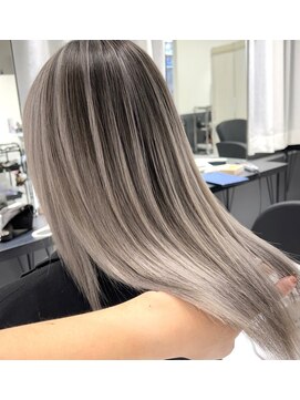 シエラ 心斎橋(CIERA.) CIERA.バレイヤージュ×シルバーアッシュ