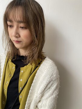 ワン(One) ベージュカラー