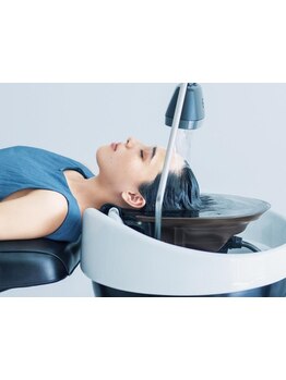 “頭浸浴”で味わう至福の時間☆日頃の疲れを癒し、頭皮も髪も潤う本格的なヘッドスパを体感してみて♪