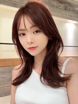 アイヴィー(IVY)&nbsp;ツヤ髪ピンクカラー 小顔見せ韓国ヘア 流れる顔まわりカット