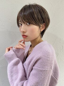 アンド ストーリーズ(&STORIES) 前髪あり耳掛け丸みくびれショートボブ20代30代40代50代（蘭）