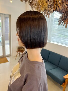 ジジ 宇都宮(Gigi) ミニボブ/顔まわりカット/グレージュカラー