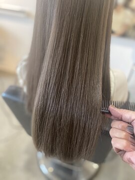 エムエーヘアースタジオ(M/A hair studio.) 艶感ブラウングレージュ◎