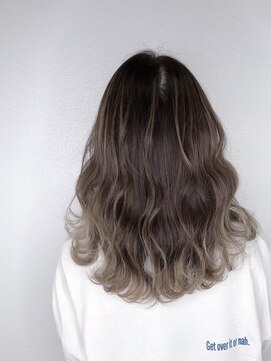 ミスト(MIST) グレージュハイライトカラー