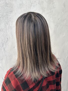 ライブトレア(LIVE TOREA) ナチュラルバレイヤージュカラー