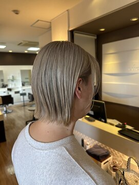 ルシード スタイル レクラ 栄生店(L'UCIDO STYLE L'eclat) ハイトーンカラー