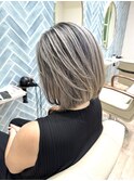 バレイヤージュ ホワイトグレージュ ボブ