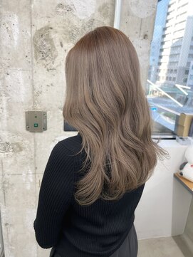 ネウィ 京都四条烏丸(newi) 巻き髪も可愛く!明るめアッシュベージュ