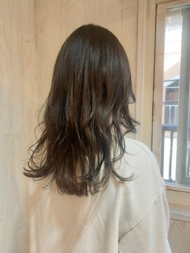 30代40代セミロングアッシュカラー