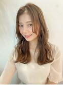 大人ガーリーダークアッシュミディアムレイヤー似合わせカット