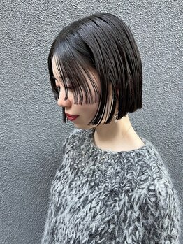 イオ(io)の写真/顔周りは印象を決める大事な部分！あなたに似合うスタイルで毎日のスタイリングが楽しくなる♪