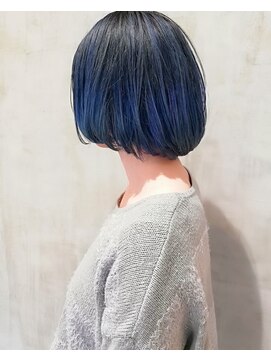 イル(ill) ボブ 大須  ブルー グラデーション