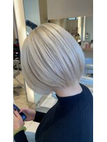 ヘアーアンドメイク ブロッサム 志木南口店(HAIR&MAKE Blossom)&nbsp;ペールホワイト／《スタイリスト　鎌田》