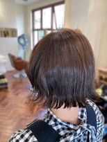 クロス(CROSS)&nbsp;大人かわいい外はねボブ