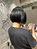 ラミ(L'ami)&nbsp;艶感クリアブラック/丸みショートボブ/内巻きボブ