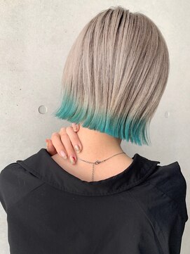 トルネード(TORNADO) 切りっぱなしボブ タッセルカット 毛先裾カラーターコイズ S728