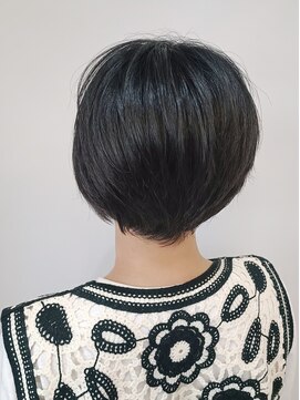 アヤラ オーガニックアンドスパ 東船橋店(AYALA) 【佐藤哲朗】ブラックカラー×ジェンダーレスショート