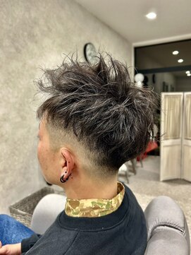 バーバーサンクチュアリ(Barber Sanctuary) ツイスパｘフェードスタイル