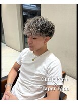 ラドンナ アデッソ(LA.DONNA addesso)&nbsp;カーリーパーマ×テーパーフェード