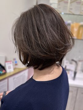 ショートボブ/白髪ぼかしハイライト/グレージュ【上岡】