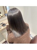 エレノア 錦糸町(Eleanor) 艶重視カラー×ぱつっとミディアム×バイカルテトリートメント