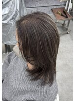 ロエ 元町店(Loe)&nbsp;【白髪ぼかしハイライト】白髪と馴染むシルバー