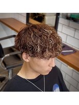 ブレイブボーイズ(BRAVE Boyz)&nbsp;ブラウンハイライト波巻きパーマ