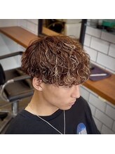 ブレイブボーイズ(BRAVE Boyz)&nbsp;ブラウンハイライト波巻きパーマ